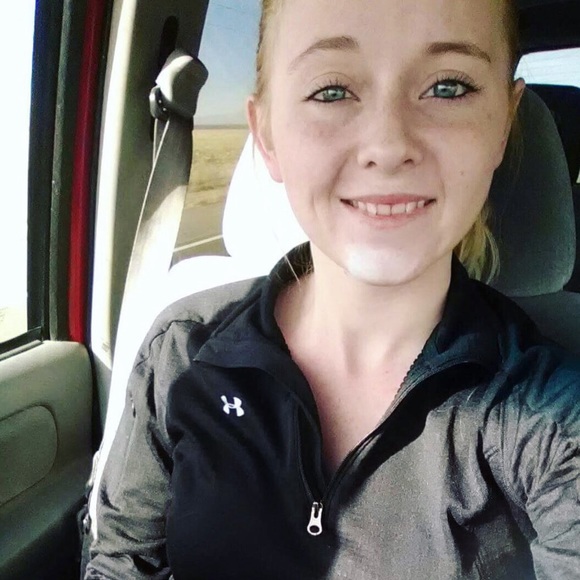 Meet your Posher, Alyssa - Picture 1 of 1